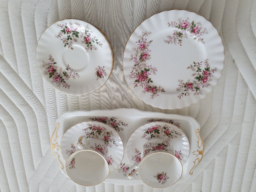 Royal Albert services, Verzamelen, Ophalen of Verzenden, Zo goed als nieuw, Porselein, Kop en/of schotel
