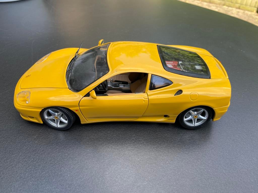 Burago Ferrari 360 Modena 1999. In nieuwstaat., Ophalen of Verzenden, Zo goed als nieuw