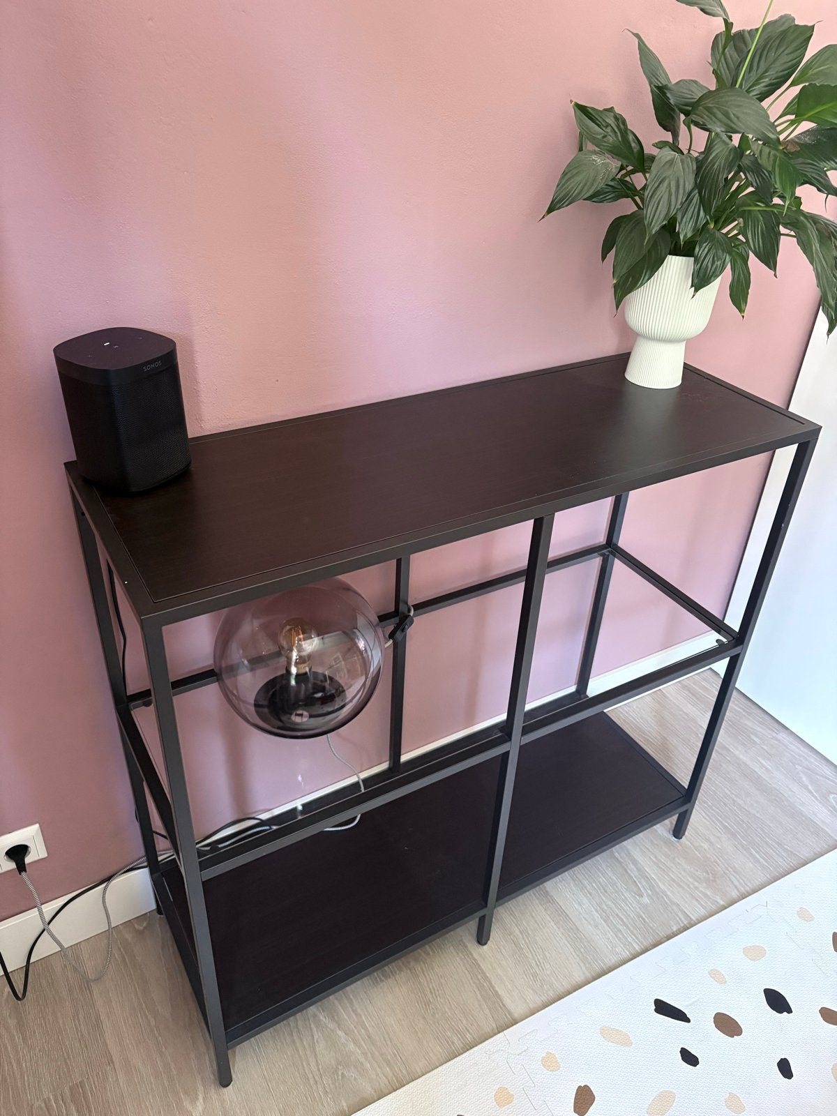 Ikea Vittsjö kastje/stellingkast zwartbruin/glas, Ophalen, Met plank(en), 50 tot 100 cm, Minder dan 100 cm