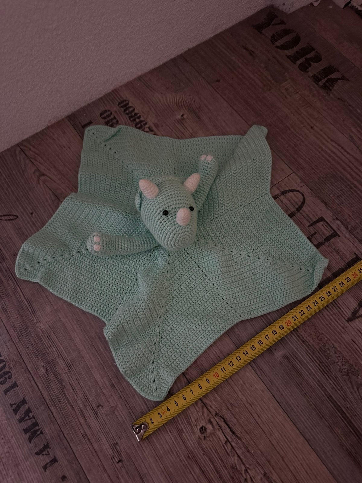 Triceratops gehaakte knuffel mintgroen, Groen, Ophalen of Verzenden, Zo goed als nieuw, Middelgroot (20 tot 80 cm)