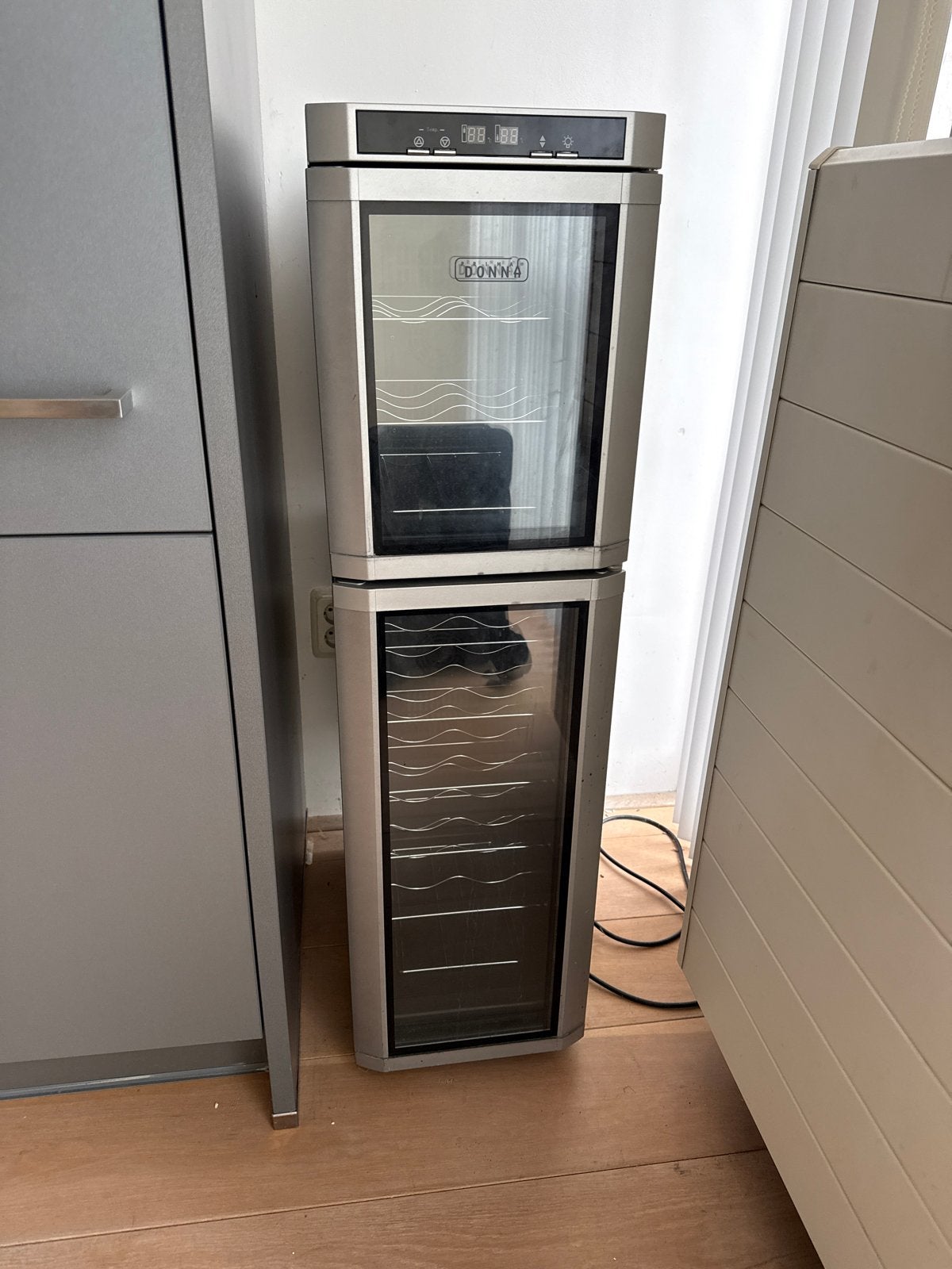 Donna Wijnkoeler - Dubbele Zone - Perfect voor Wijnliefhebbe, Witgoed en Apparatuur, Koelkasten en IJskasten, Ophalen, 140 tot 160 cm