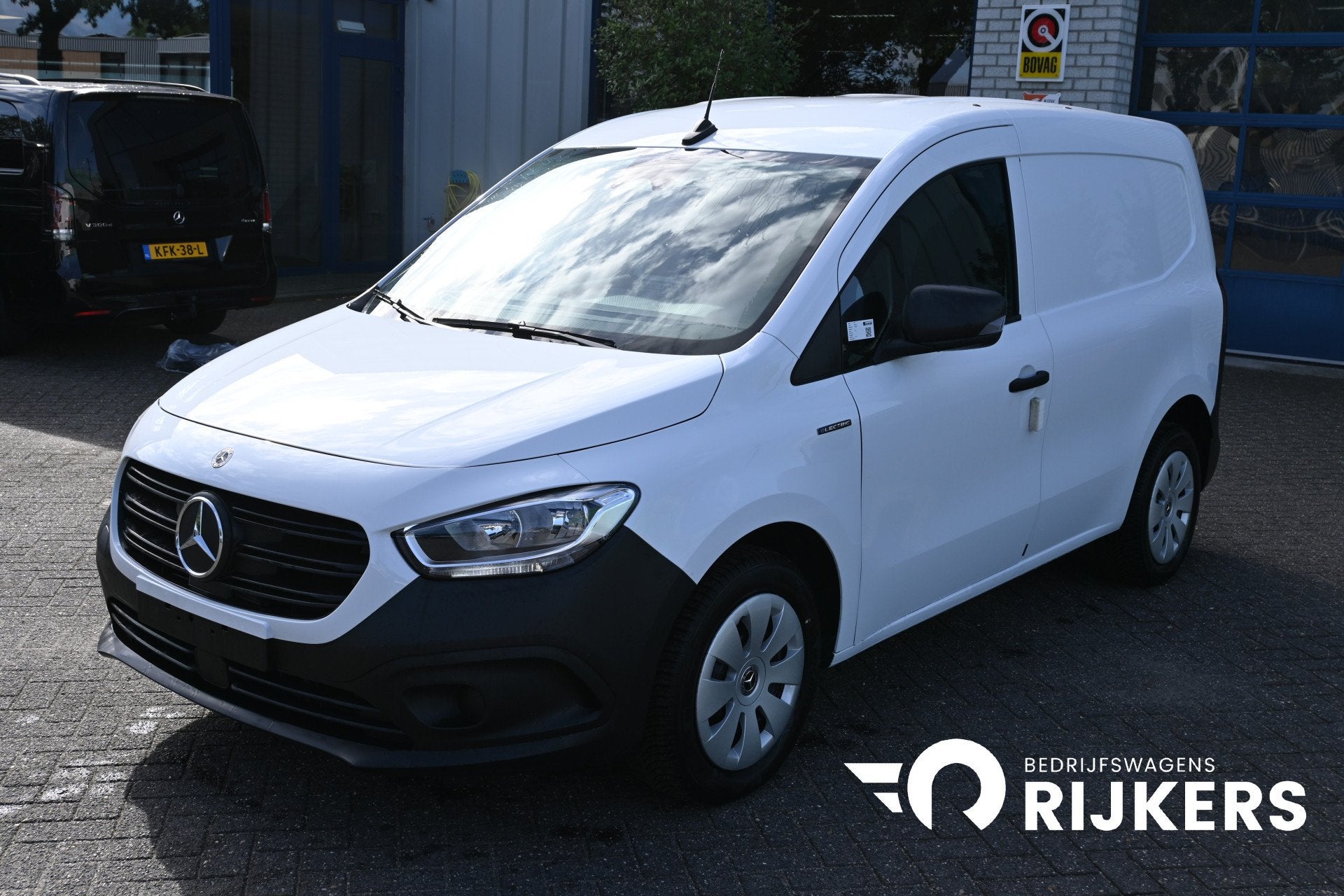 Mercedes-Benz eCitan 112 Base L1 51 kWh Snellader AC 22kW/DC, 12 maanden, Stof, 1595 kg, 281 km