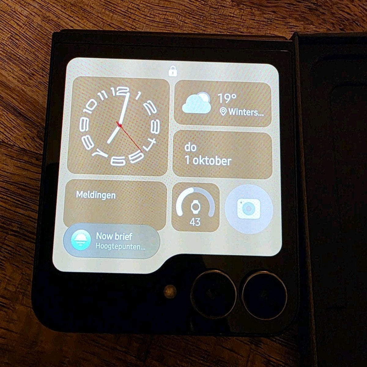 Foto 5 van (ALS NIEUW) Samsung galaxy Z Flip 7 fe Black Grafiet