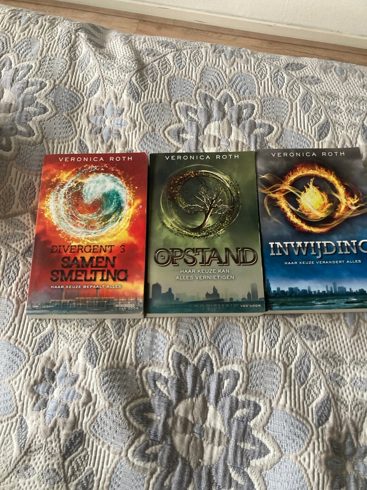 Divergent trilogie - Veronica Roth (3 boeken), Boeken, Ophalen, Zo goed als nieuw, Nederland