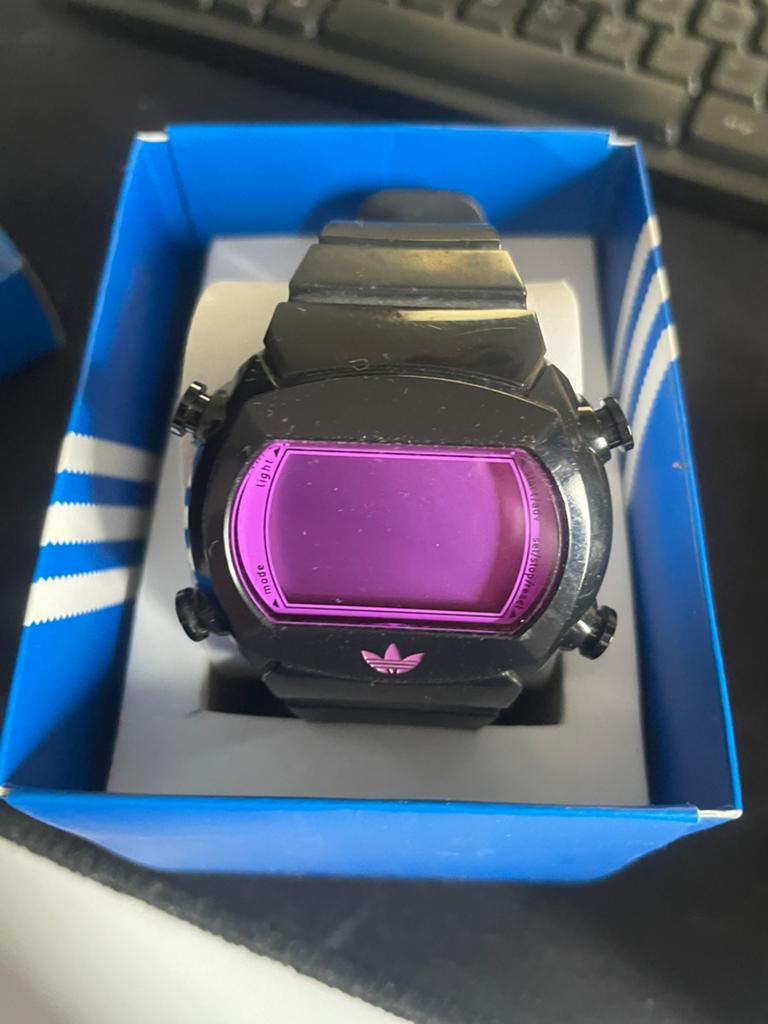 Adidas horloge zwart paars, Ophalen of Verzenden, Zo goed als nieuw, Zwart, Jongen of Meisje