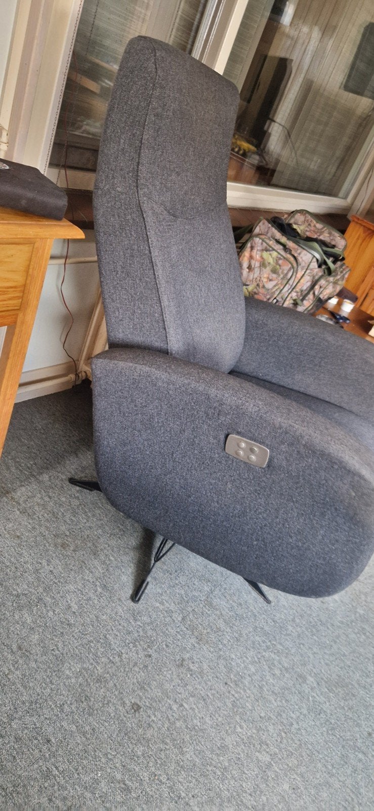 Relaxstoel - Elektrisch (nu handmatig) - Grijs stof, Ophalen, Gebruikt, 75 tot 100 cm, 75 tot 100 cm