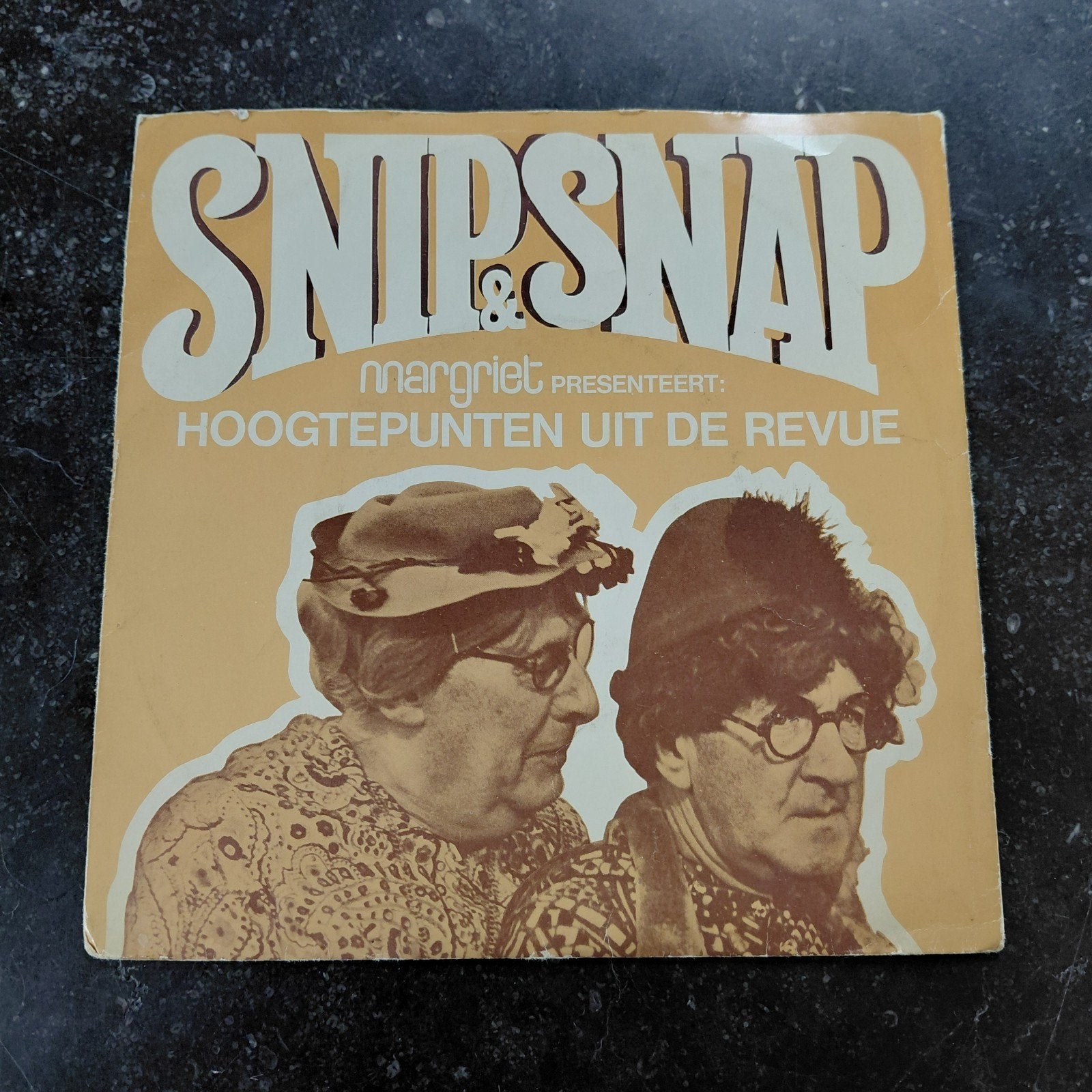 Snip & Snap - Hoogtepunten uit de Revue (Margriet), Ophalen of Verzenden, Gebruikt