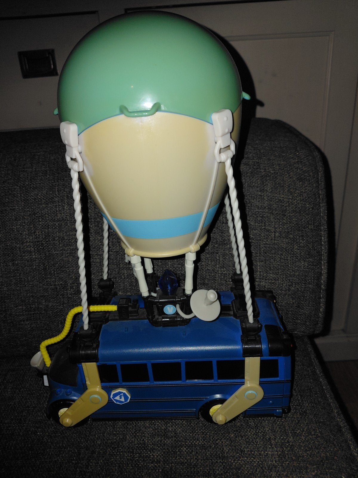 Fortnite Battle Bus met ballon - Speelgoed, Ophalen of Verzenden