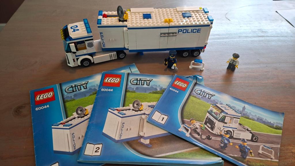 LEGO City Politie Vrachtauto (60044) met boekjes, Ophalen of Verzenden, Gebruikt
