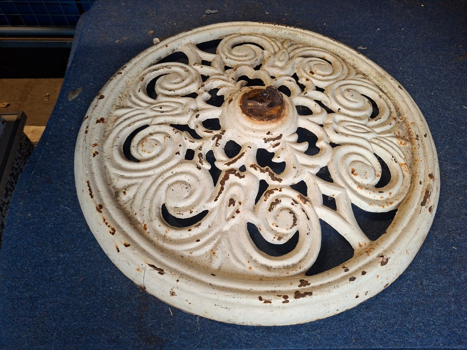 Gietijzeren parasolvoet 60cm - Stevig en decoratief, Tuin en Terras, Ophalen of Verzenden, Gebruikt, Minder dan 1 meter, Parasolvoet