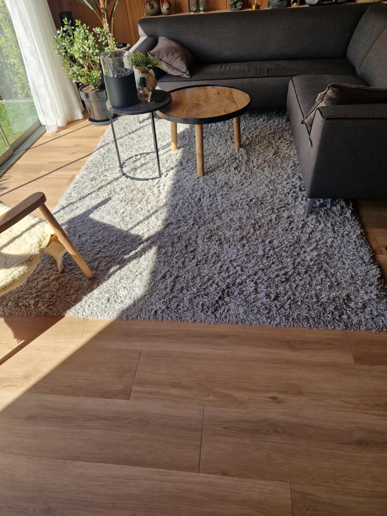 Hoog polig grijs tapijt, Ophalen, Zo goed als nieuw, Minder dan 10 m², Grijs