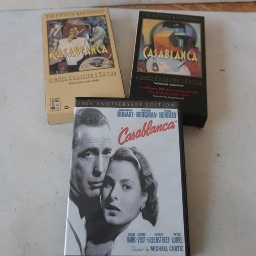 Casablanca film DVD en VHS 50 & 70 jaar speciale edities SET, Alle leeftijden, Ophalen of Verzenden, Zo goed als nieuw, Romantiek