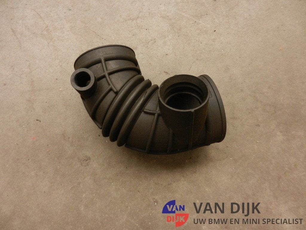 inlaat luchtslang BMW 5 SERIE E39 E38 13541703726, Gebruikt, -, Ophalen of Verzenden, BOVAG lid