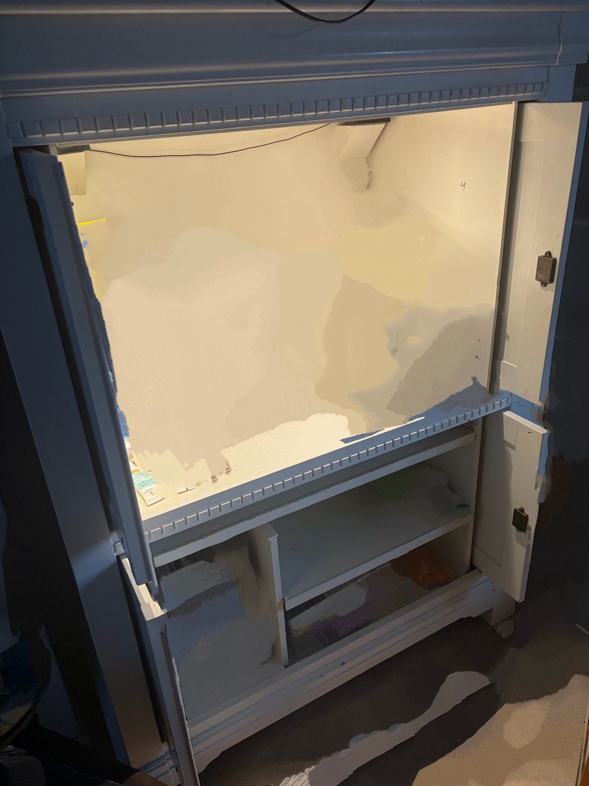 Wit geverfde eiken pc kast met verlichting en geluidsboxen, Huis en Inrichting, Kasten | Computermeubels, Ophalen, Gebruikt, 120 tot 170 cm