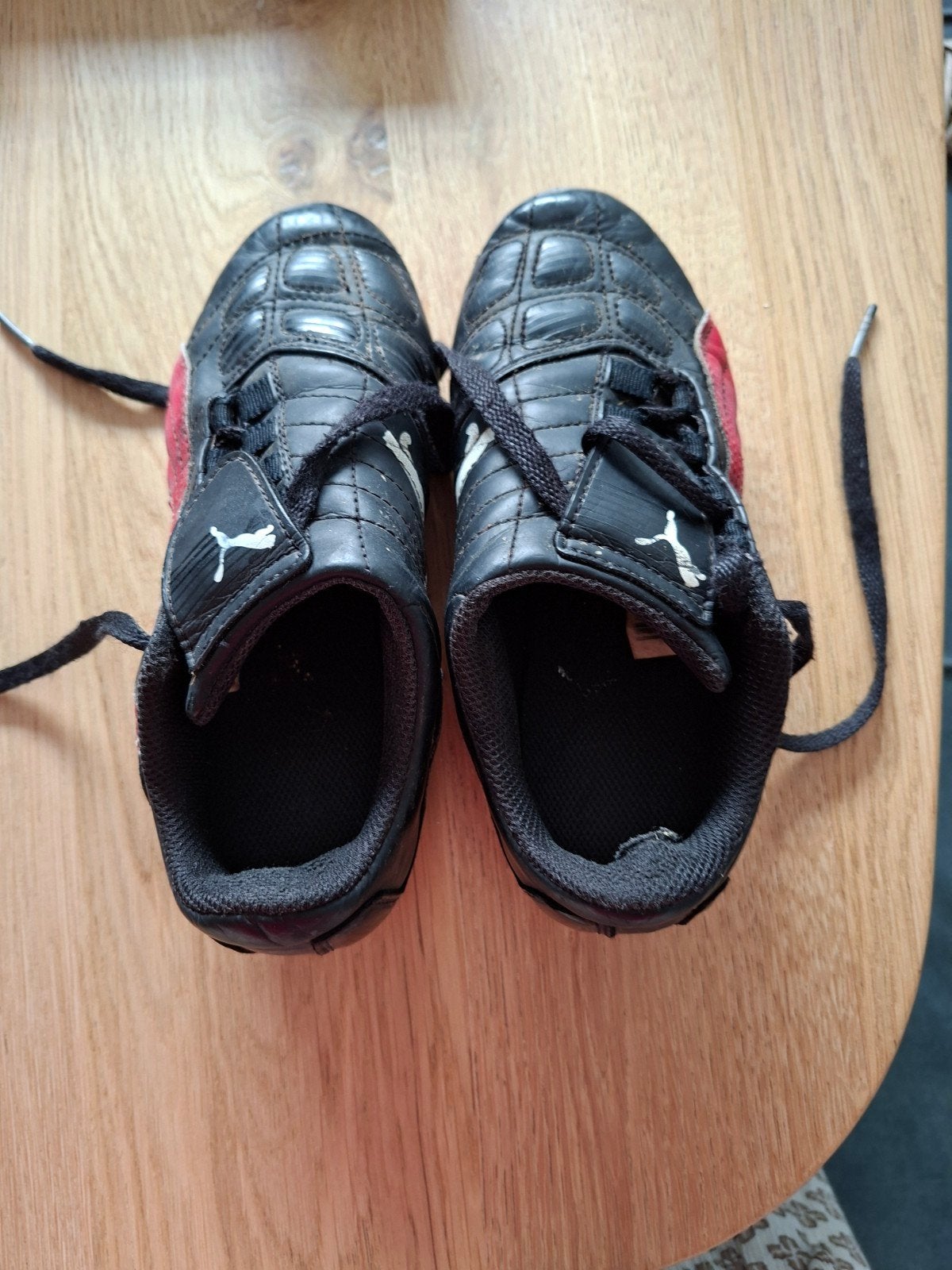 Puma voetbalschoenen maat 32, Ophalen of Verzenden, Gebruikt, Schoenen