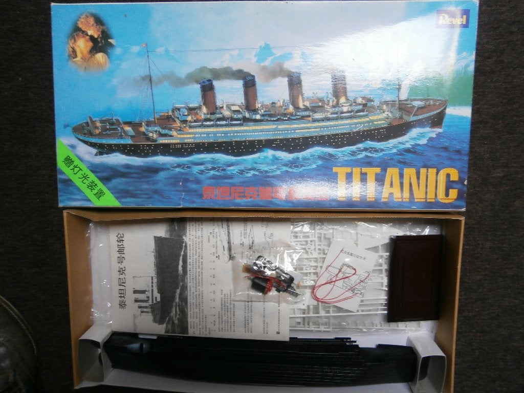Titanic met licht en motor - 48 cm, Hobby en Vrije tijd, Verzenden, Nieuw, Groter dan 1:32