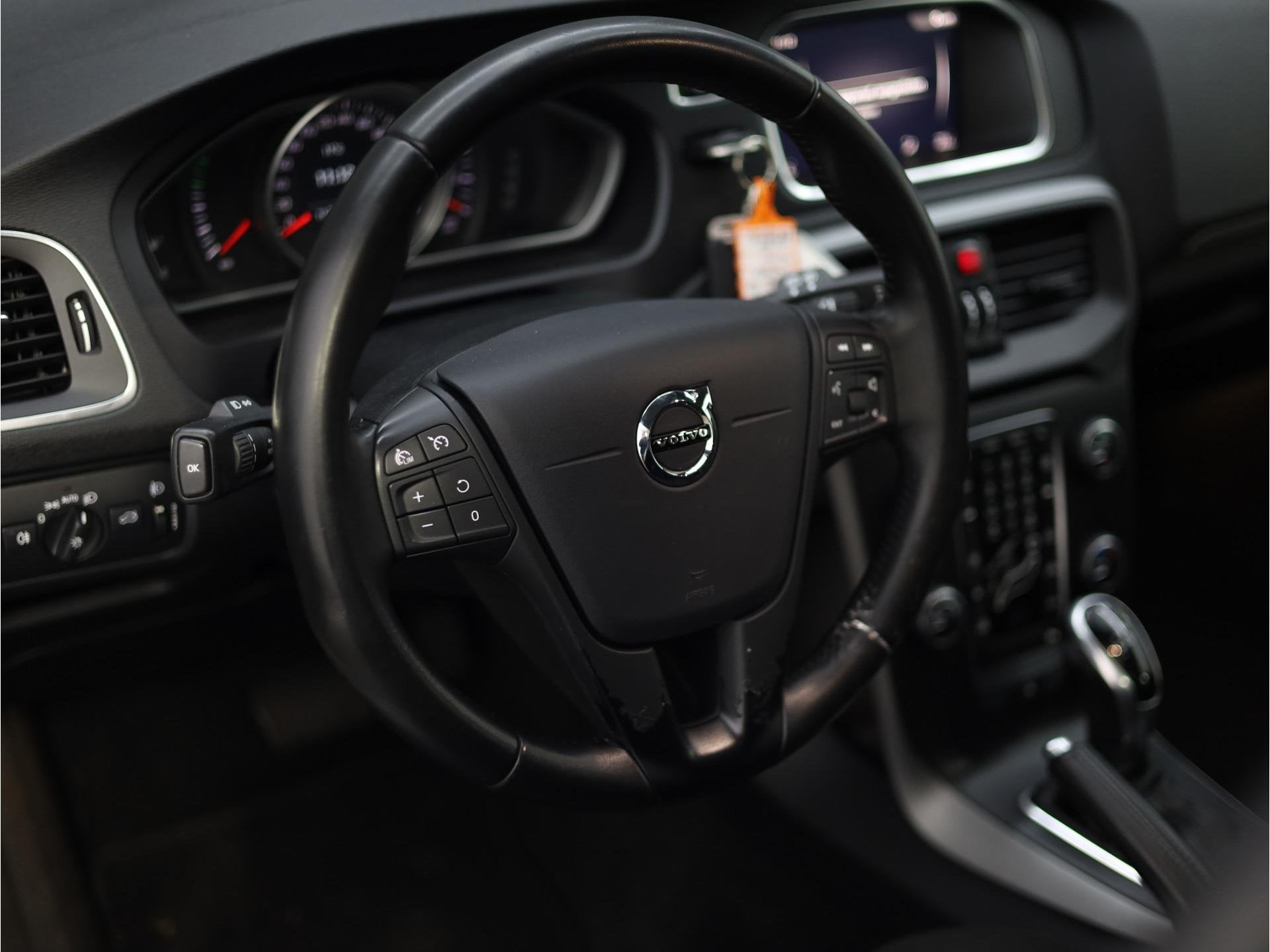 Volvo V40 2.0 D2 | Navigatie | Automaat |, Auto's, Stof, Gebruikt, 4 cilinders, 1353 kg