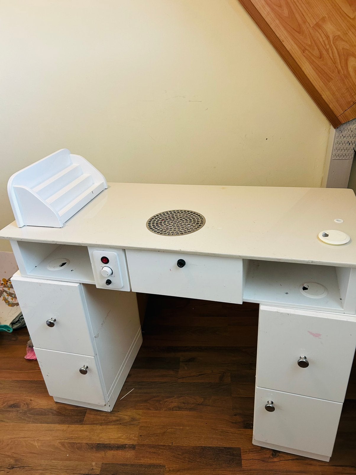 Gratis nagels tafel geen afzuiging, Huis en Inrichting, Ophalen of Verzenden, Gebruikt