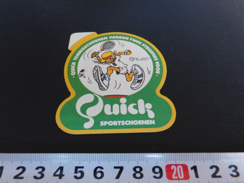 sticker Quick sportschoenen Tennis Dik Bruynesteyn strip, Ophalen, Zo goed als nieuw