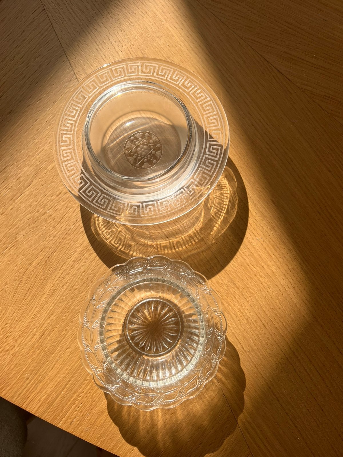 2x bewerkte glazen kristal asbakken / waxinehouders, Ophalen of Verzenden