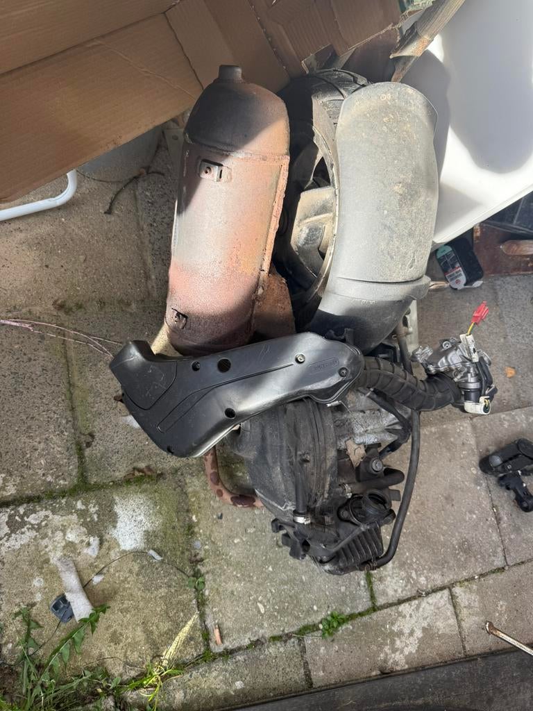 Zip 4 takt blok voor onderdelen, Fietsen en Brommers, Brommeronderdelen | Scooters, Ophalen, Zo goed als nieuw, Blok, Piaggio
