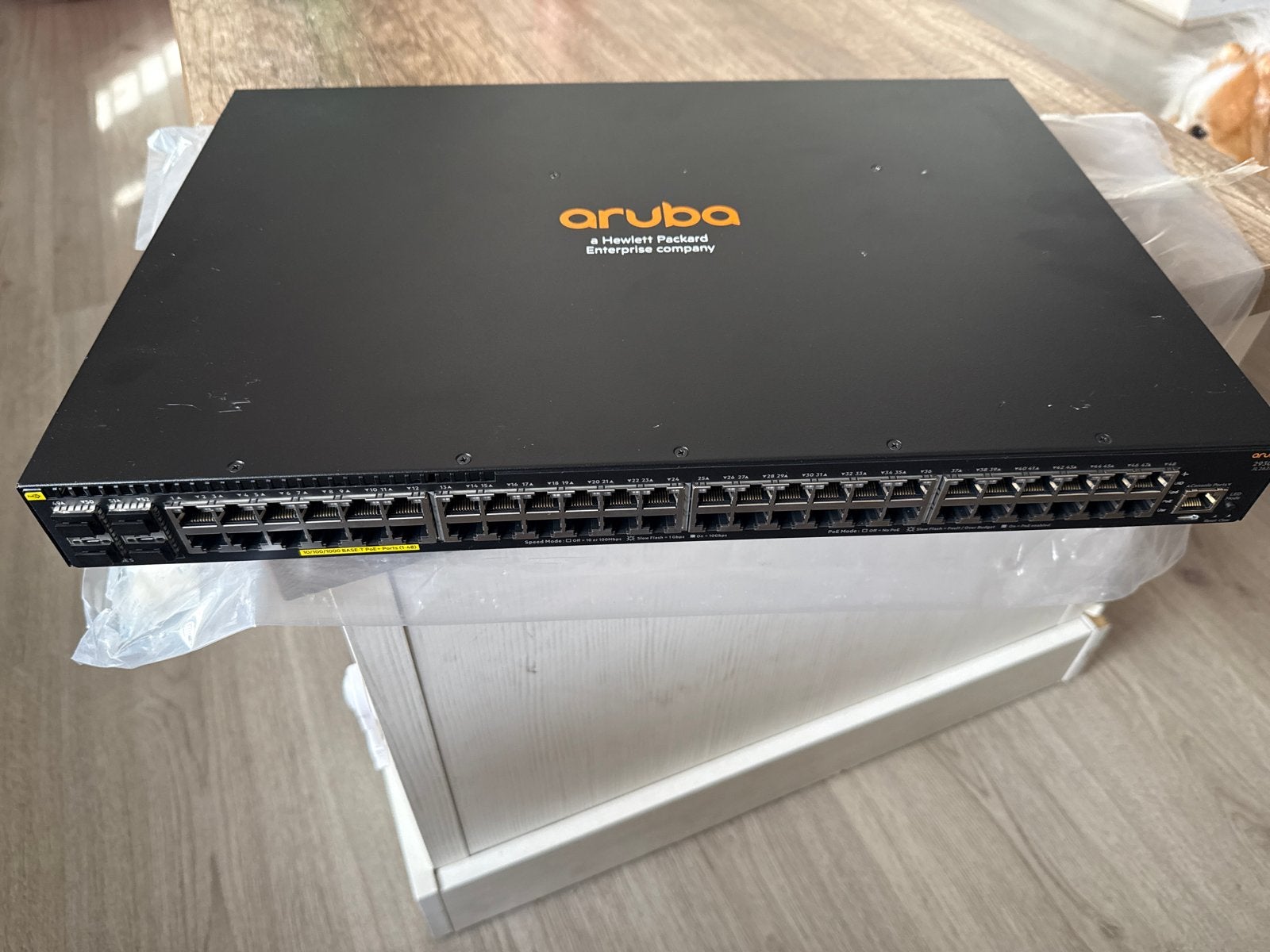 Aruba 2930F JL262A Switch - Hewlett Packard Enterprise, Ophalen of Verzenden, Gebruikt