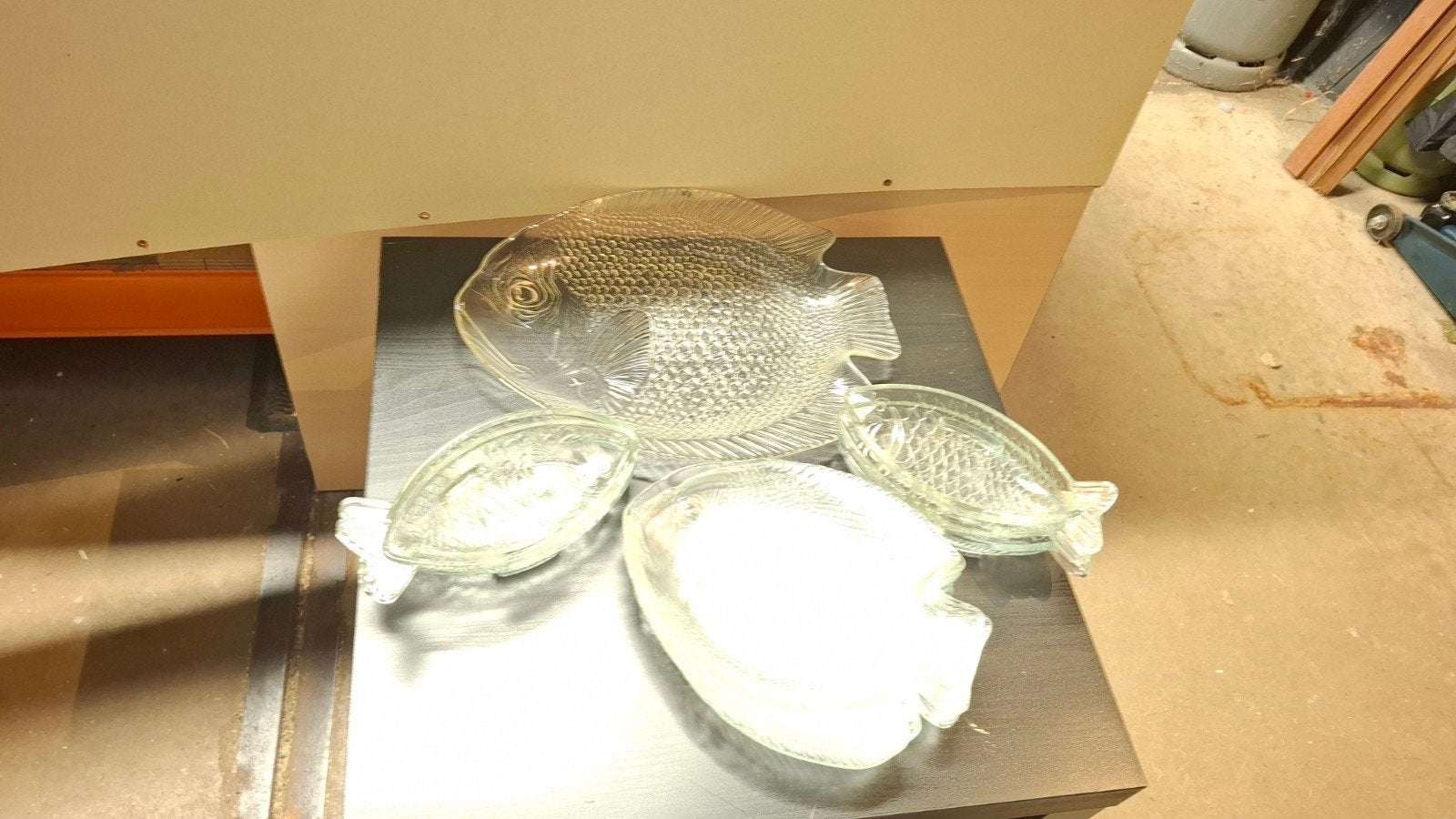 Vis servies glas, Ophalen