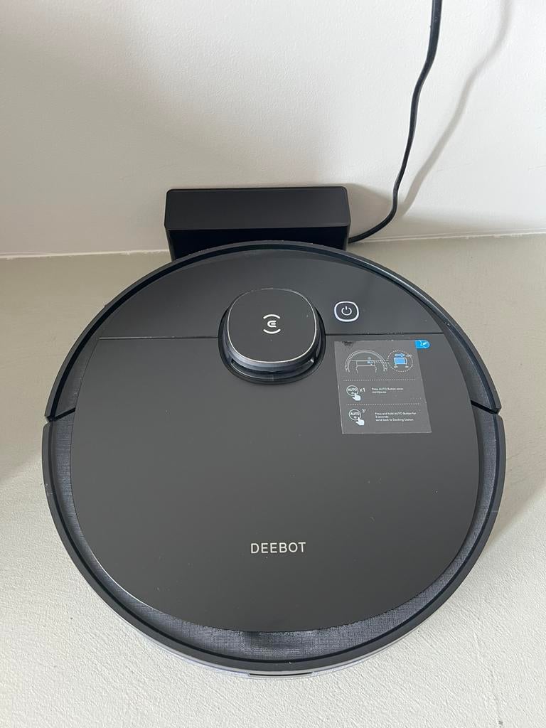 Ozmo Deebot 950 robotstofzuiger, Ophalen, Zo goed als nieuw, Robotstofzuiger