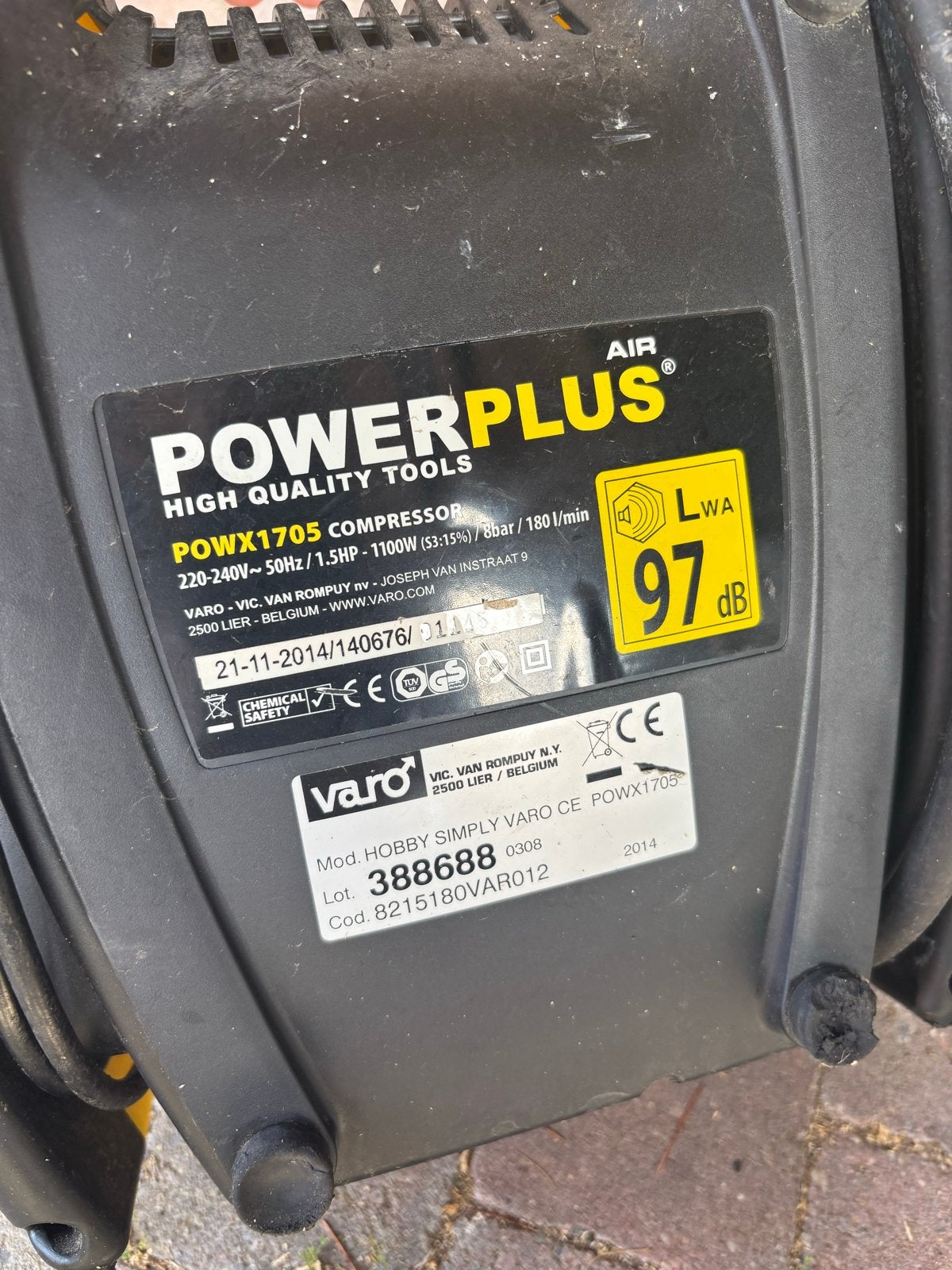 PowerPlus POWX1705 Compressor 1100W 8 bar, Doe-het-zelf en Verbouw, Compressors, Ophalen, Gebruikt, 6 tot 10 bar, Minder dan 200 liter/min