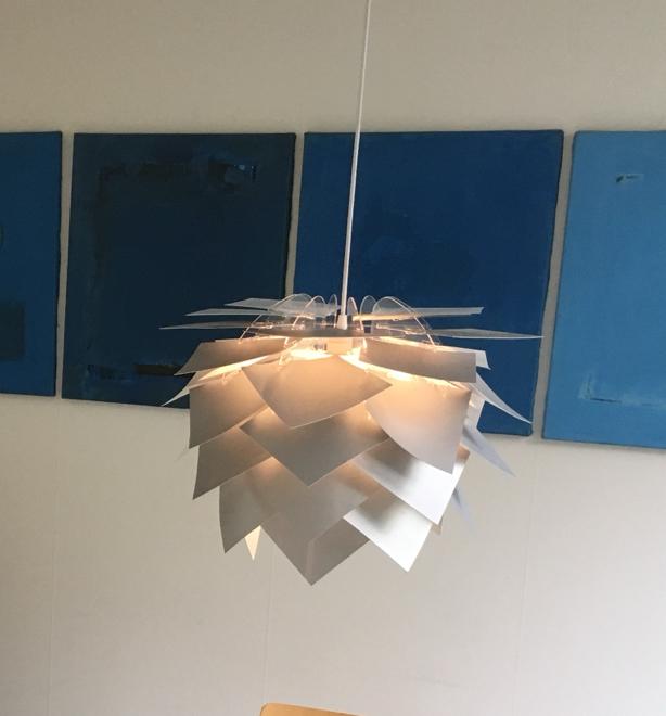 Dyberg Larsen Hanglamp Zilver/Wit, Huis en Inrichting, Lampen | Hanglampen, Zo goed als nieuw, Minder dan 50 cm, Kunststof, Ophalen of Verzenden