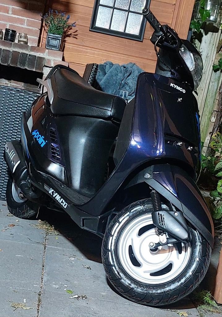 Kymco dj50y blauw metallic, Ophalen, Zo goed als nieuw, Benzine, Overige modellen