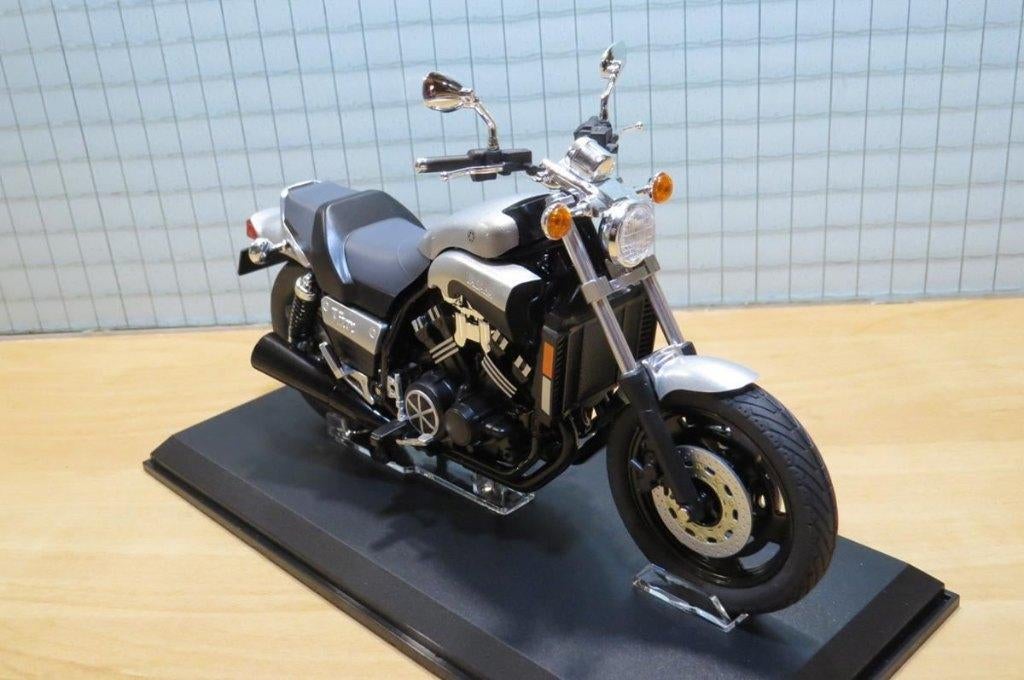 Yamaha V-max 1:12 Aoshima, May Cheong Group France S.A.S., Nieuw, Ophalen of Verzenden, 1:9 t/m 1:12