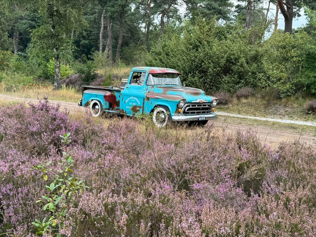 Foto 8 van Chevrolet Apache trouwauto huren . Pick up Oltimer te huur