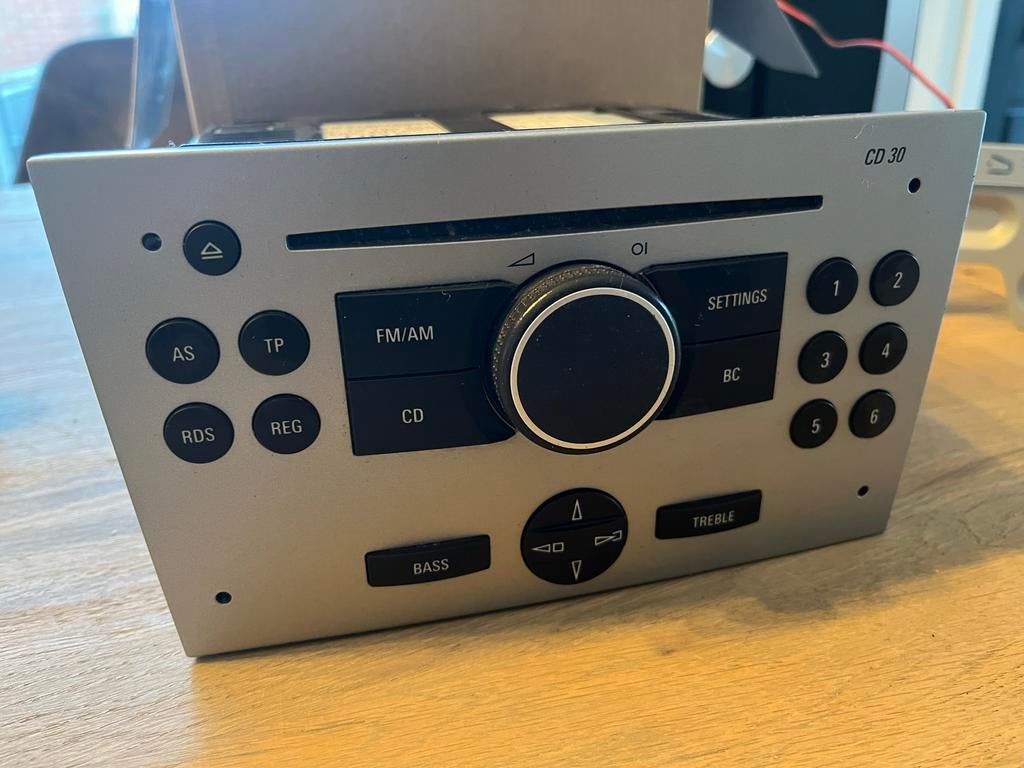 Opel Corsa Radio CD30, Ophalen, Gebruikt