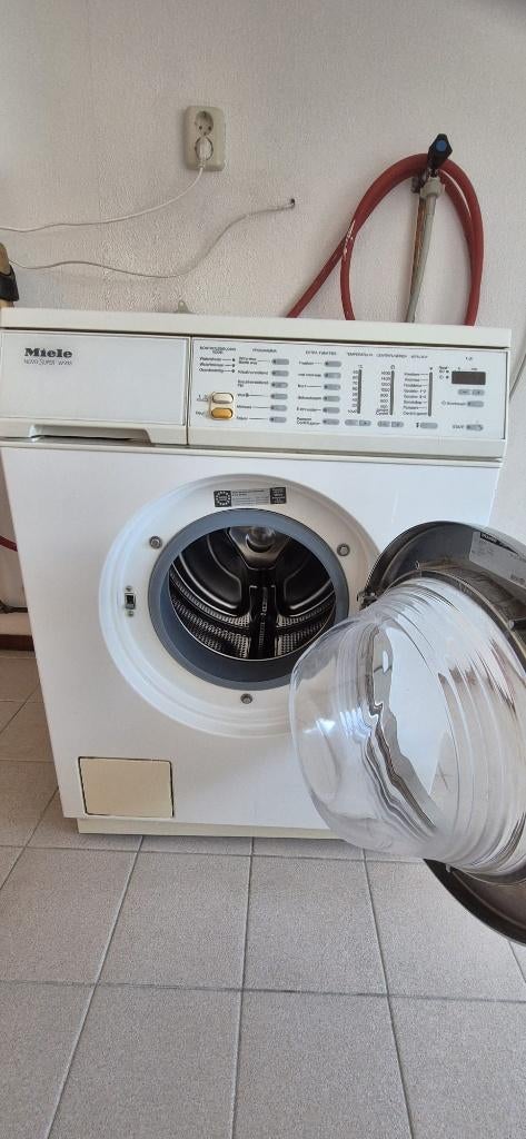 Uitstekende Miele wasmachine, Ophalen, 1200 tot 1600 toeren, Gebruikt, 4 tot 6 kg