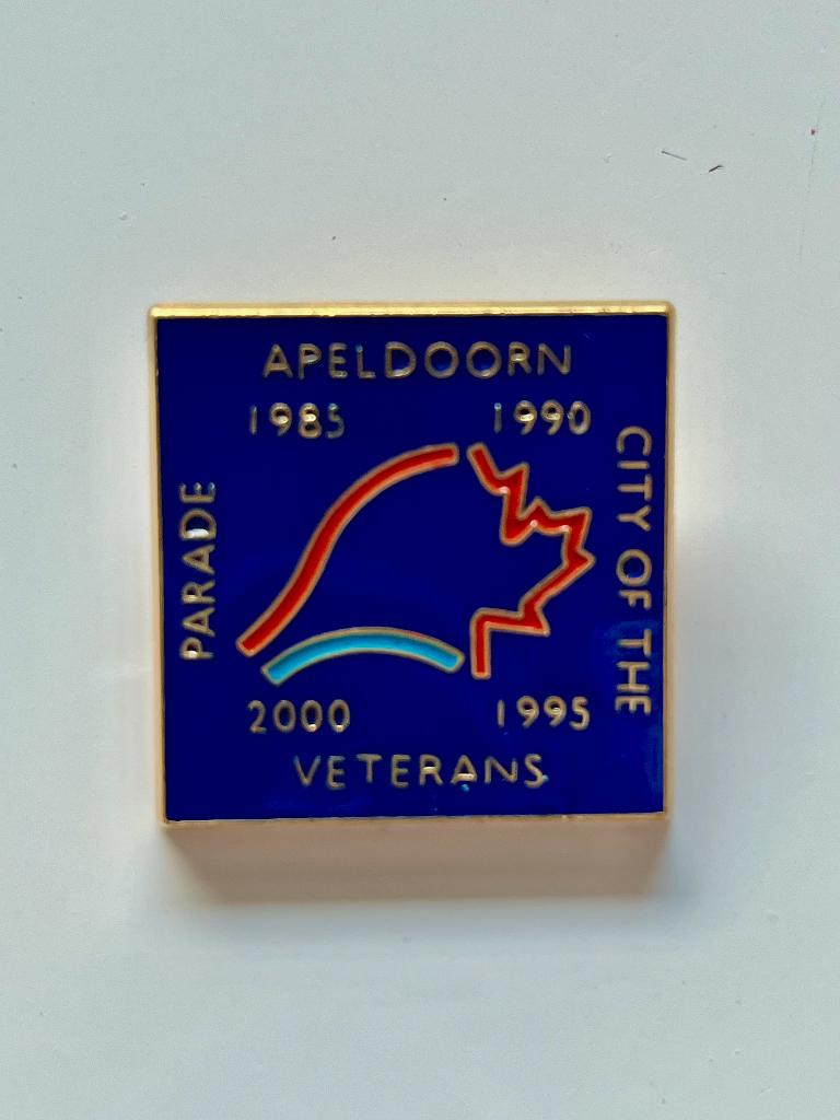 Speldje Apeldoorn City Of The Veterans (Veteranen), Ophalen of Verzenden, Zo goed als nieuw, Overige onderwerpen, Speldje of Pin