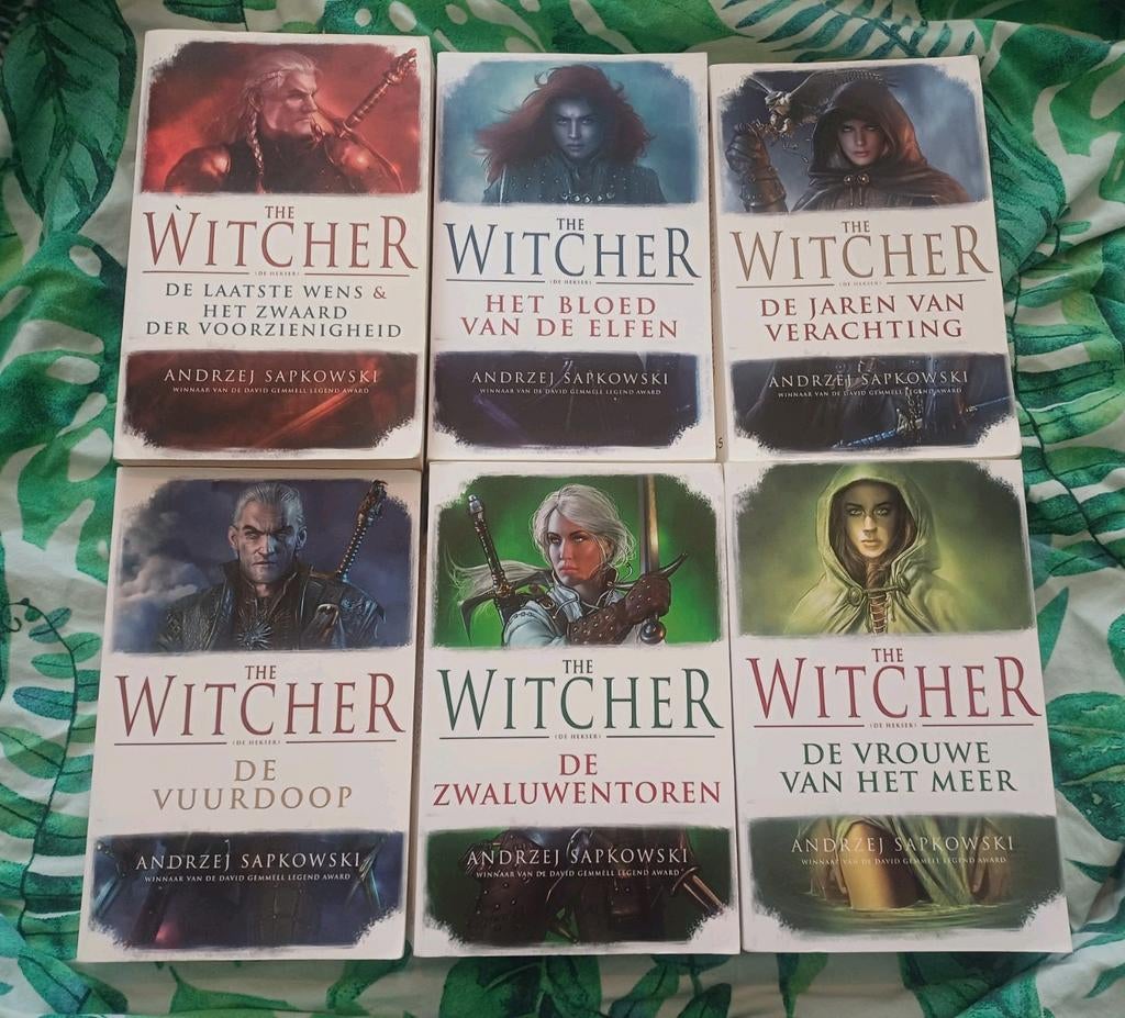The Witcher serie. Andrzej Sapkowski, deel 1-7, Nederlands, Ophalen of Verzenden, Gelezen