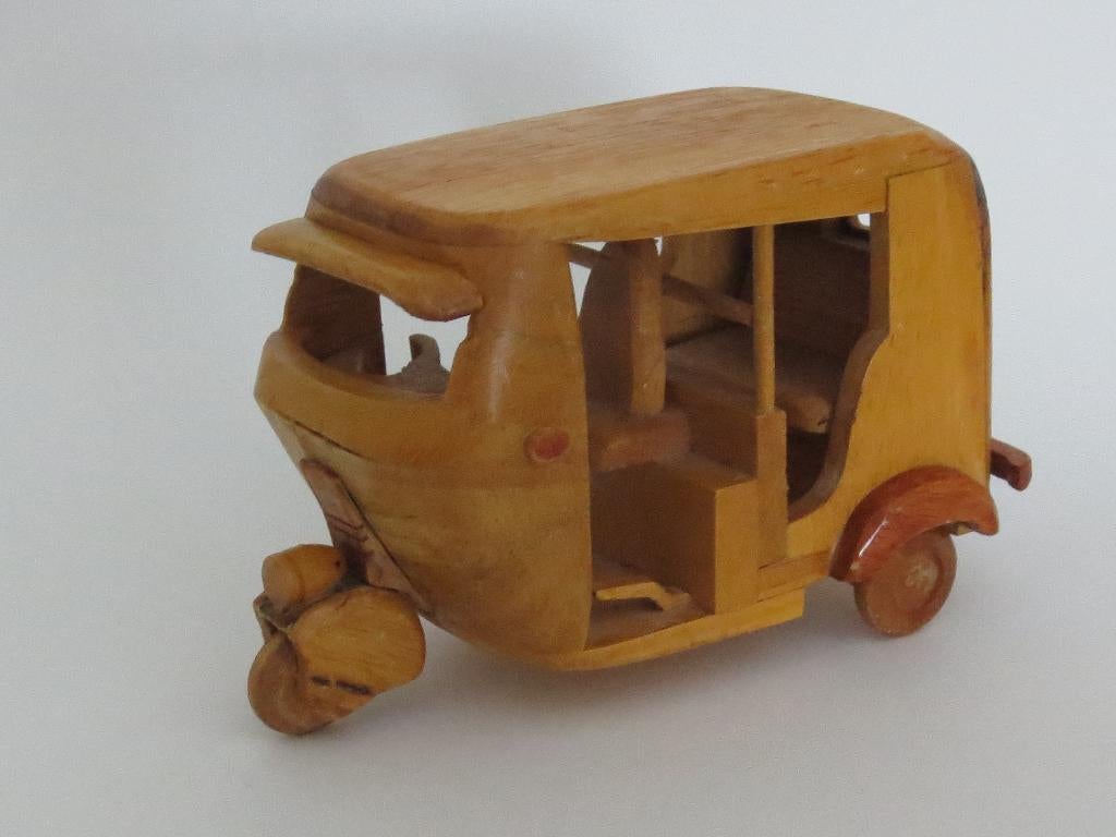 Houten TukTuk schaal ong. 1:20, Ophalen of Verzenden, Gebruikt, Overige typen, Overige merken