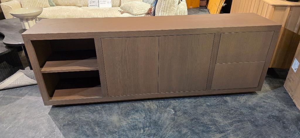 Dressoir Eikenhout 200 cm – Lichtbruin | Showmodel, Eikenhout, Met deur(en), Bornsestraat 31, Jarameubeloutlet@hotmail.com