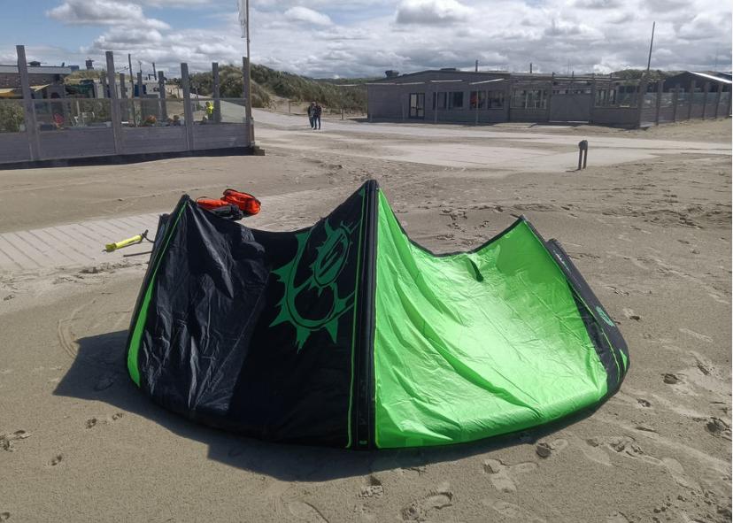 Diverse demo kites, Watersport en Boten, Kitesurfen, Gebruikt, 8 m², Geen board, Ophalen of Verzenden