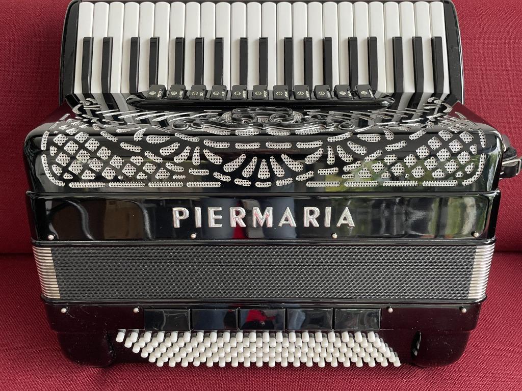 Z.g.a.n. Piermaria 411 accordeon . 4 korig . Piccolo., Muziek en Instrumenten, Met koffer, 120-bas, Toetsaccordeon, Ophalen of Verzenden