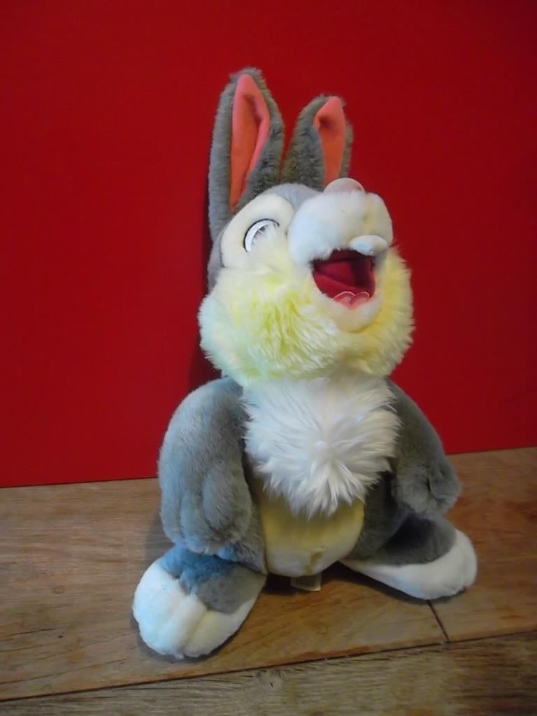 Disney Bambi Stampertje pluche 28cm Disneyland, Ophalen of Verzenden, Overige figuren, Zo goed als nieuw, Beeldje of Figuurtje