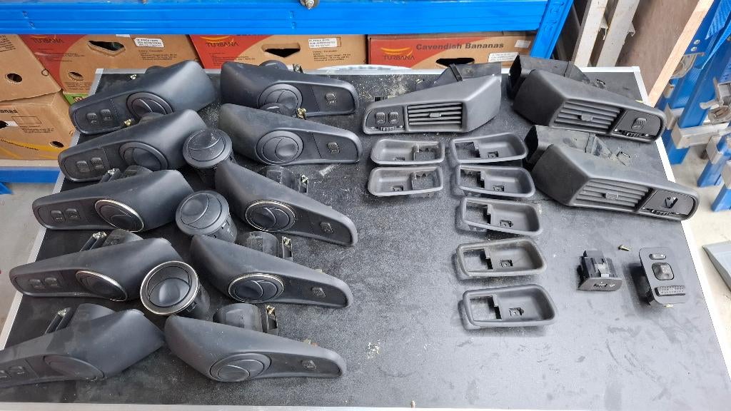 Alfa Romeo 145 / 146 deur-luchtroosters+deurhendel afdekkers, Ophalen of Verzenden, Gebruikt, Alfa Romeo