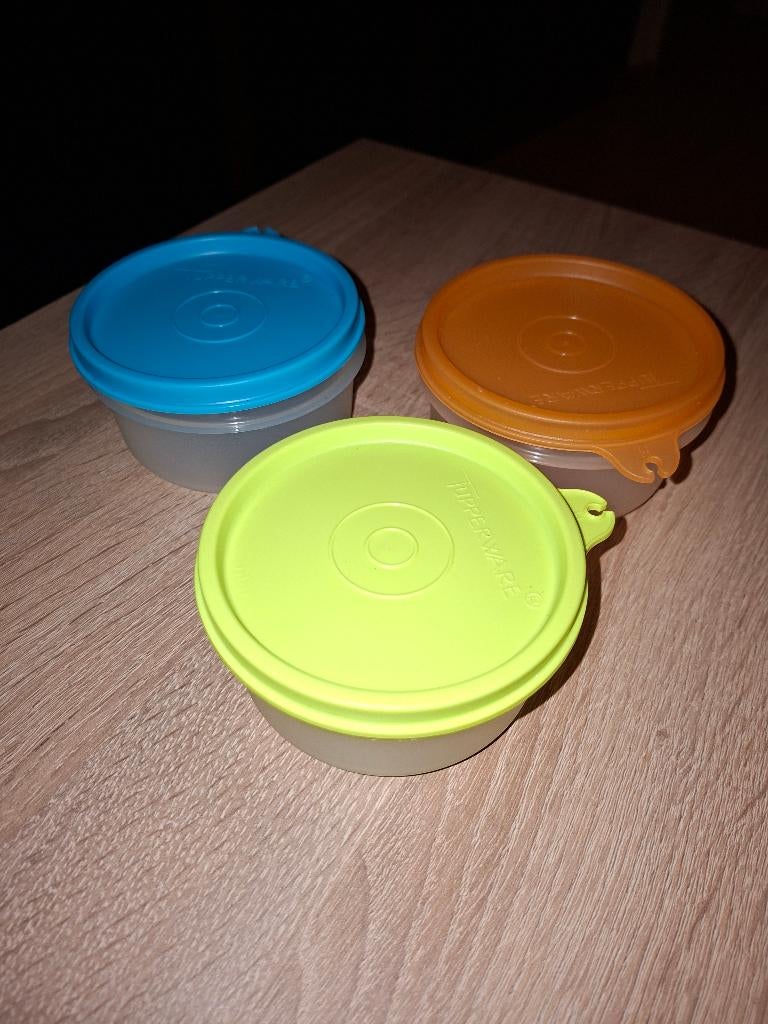 Tupperware “Desert Trio rond 250 ml met deksel” set a 3 st, Huis en Inrichting, Keuken | Tupperware, Nieuw, Bak of Kom, Blauw