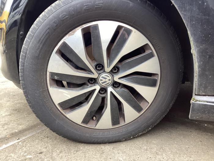 Velgen set + banden van een Volkswagen Polo, Auto-onderdelen, Banden en Velgen, Gebruikt, -, -, Ophalen of Verzenden