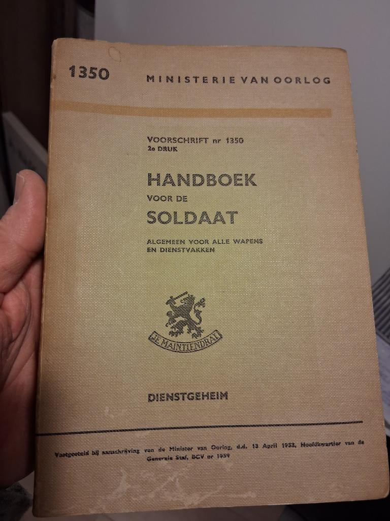 Handboek voor de Soldaat (1953), Ophalen of Verzenden, Gelezen