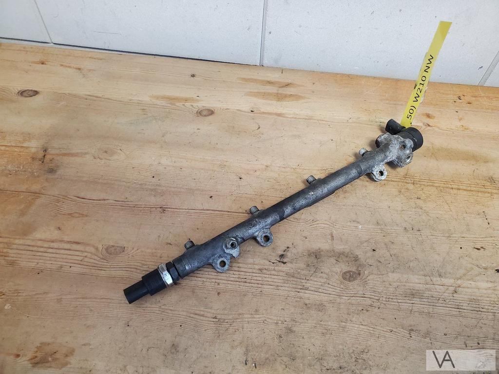 Mercedes 2.2 cdi diesel galerij a6110700095 met sensoren €40, Ophalen of Verzenden, Gebruikt, Mercedes-Benz