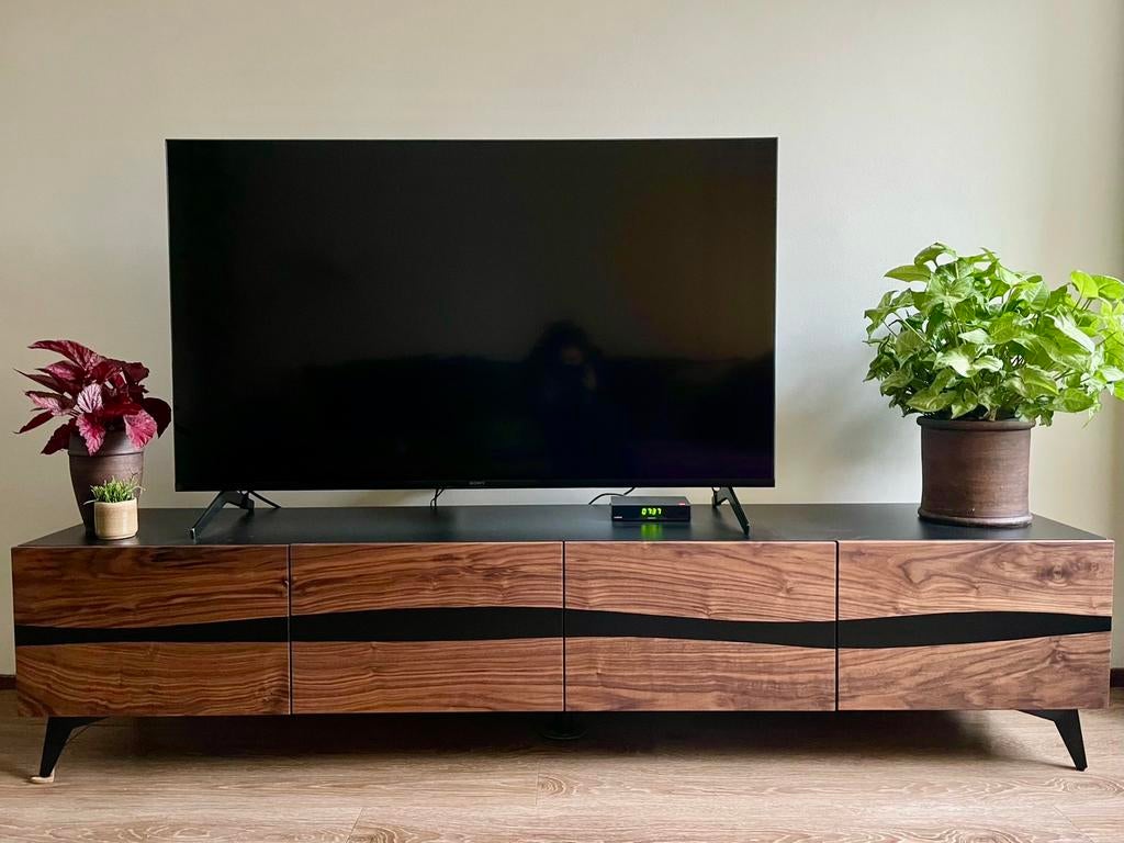 Walnoot Epoxy Dressoir, Ophalen, Nieuw, 25 tot 50 cm, 200 cm of meer