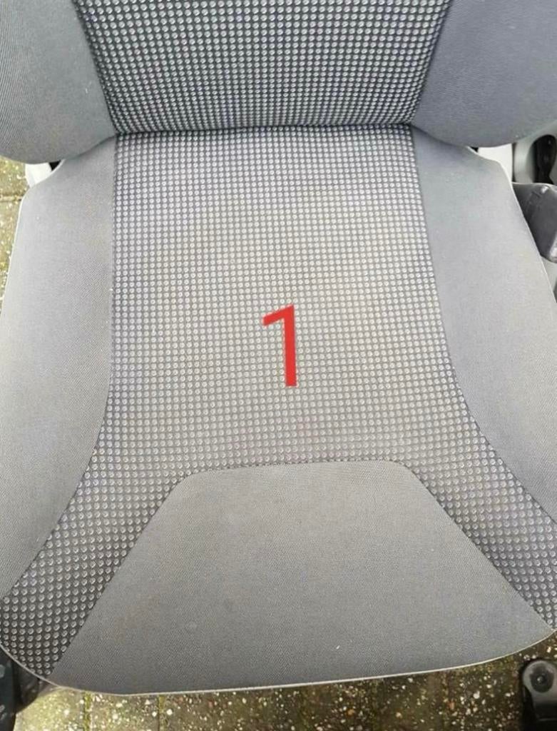 Zitting stoel bekleding foam schuim Vivaro Trafic Primastar, Auto-onderdelen, Ophalen of Verzenden, Nieuw, Renault