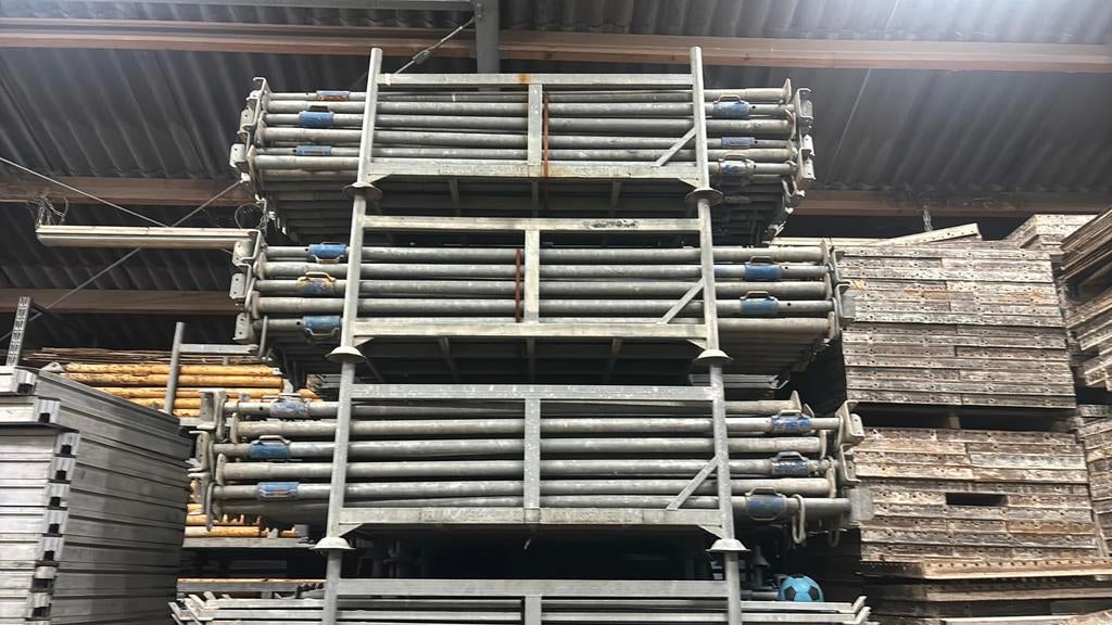 Gebruikte schroefstempels BM450, Ophalen, Gebruikt
